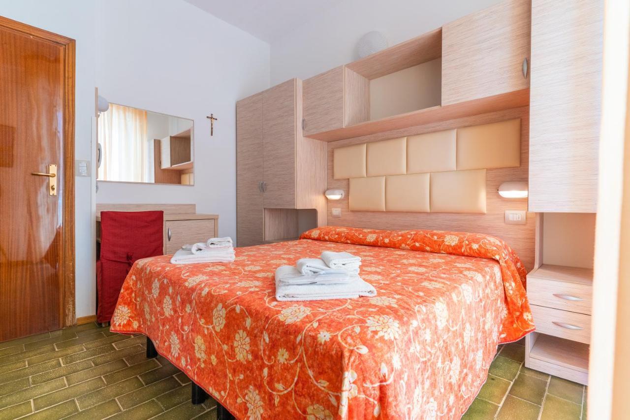 Hotel Croce Del Sud Rimini Exterior photo