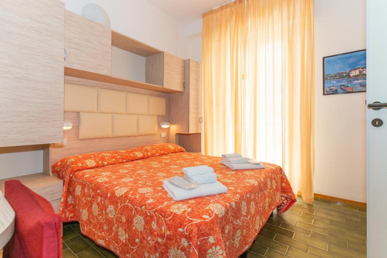 Hotel Croce Del Sud Rimini Exterior photo